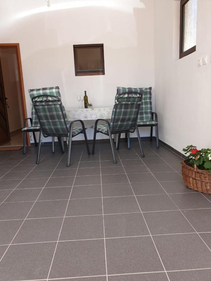Vito Apartment Starigrad Paklenica Exterior photo