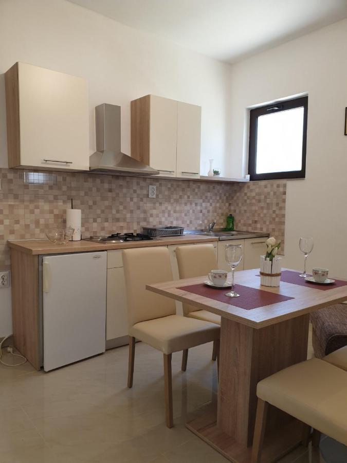 Vito Apartment Starigrad Paklenica Exterior photo