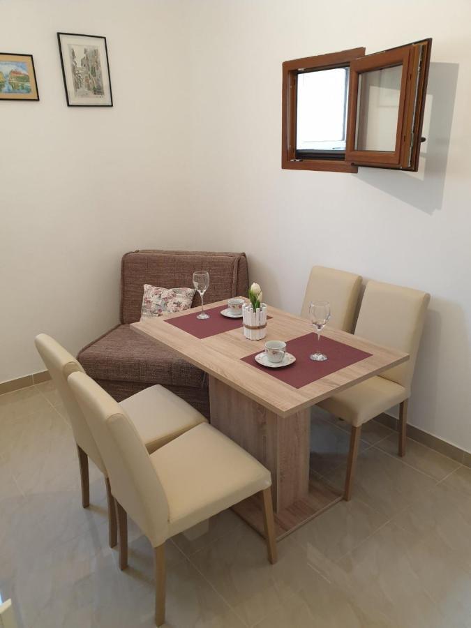 Vito Apartment Starigrad Paklenica Exterior photo